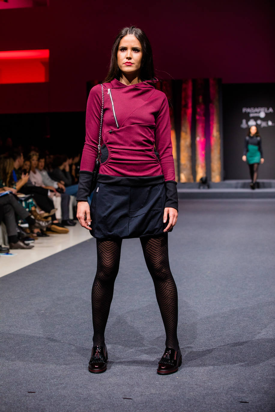 Propuestas sostenibles, diseños extravagantes y moda infantil han protagonizado la segunda jornada de la cita 'fashion' en el Palacio Europa de Vitoria