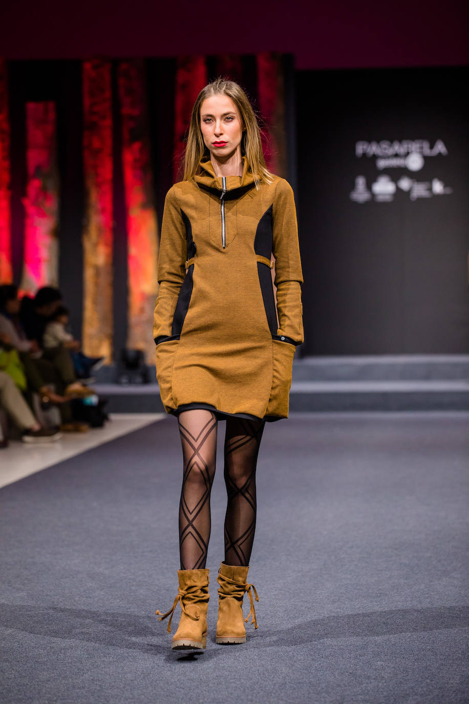 Propuestas sostenibles, diseños extravagantes y moda infantil han protagonizado la segunda jornada de la cita 'fashion' en el Palacio Europa de Vitoria