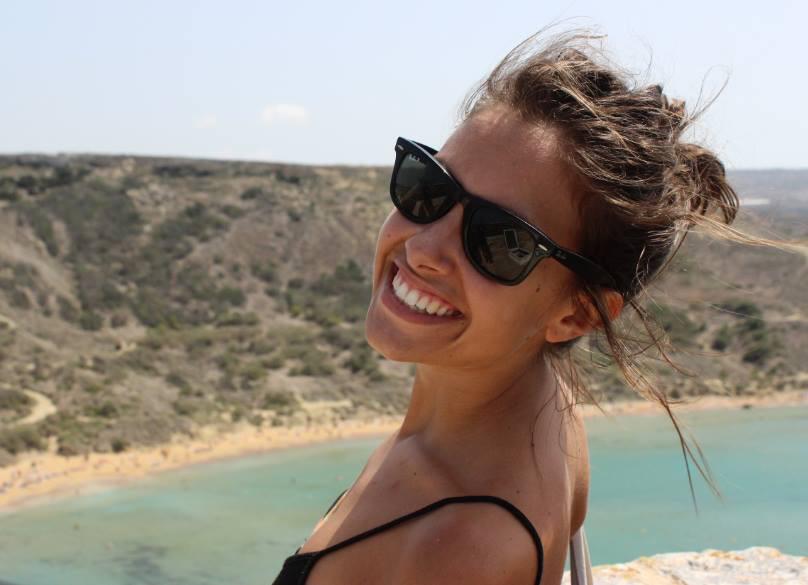 Ángela Saiz Alonso, periodista y modelo bilbaína, vivió este verano un retiro de silencio y un recorrido por Grecia que le han ayudado a encontrarse a sí misma