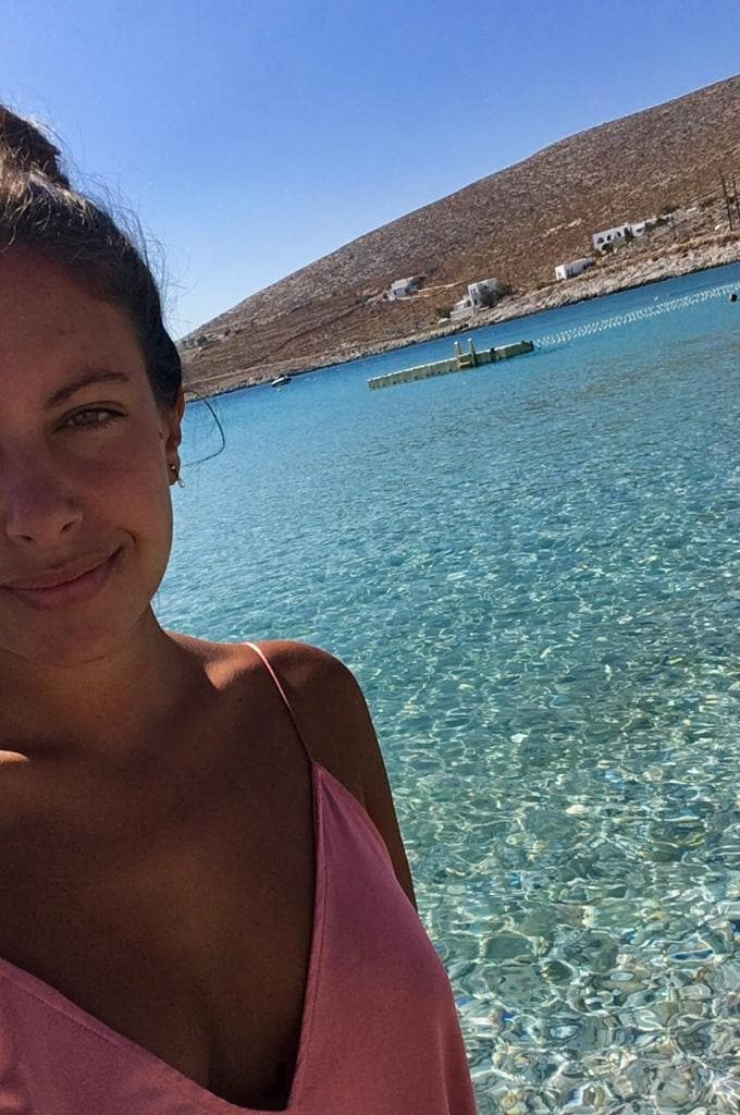 Ángela Saiz Alonso, periodista y modelo bilbaína, vivió este verano un retiro de silencio y un recorrido por Grecia que le han ayudado a encontrarse a sí misma