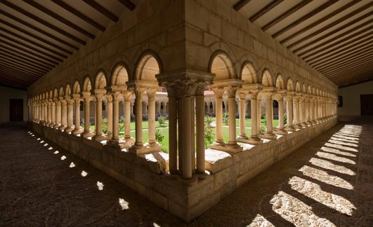 Claustro del monasterio de Villamayor de los Montes.