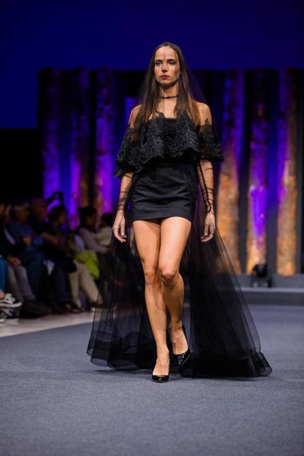 Las colecciones de La nieta de Inés, Rebeca Ruiz, Eder Aurre y la pareja formada por Miguel Gutiérrez y Cristina Lefter cerraron el Encuentro de Nuevos Creadores de Moda de la Pasarela Gasteiz On.