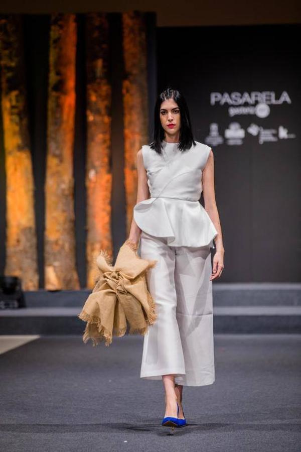 Las colecciones de La nieta de Inés, Rebeca Ruiz, Eder Aurre y la pareja formada por Miguel Gutiérrez y Cristina Lefter cerraron el Encuentro de Nuevos Creadores de Moda de la Pasarela Gasteiz On.