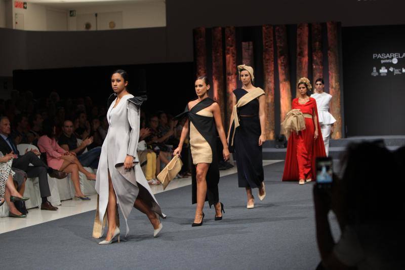 La joven vitoriana ha recibido el galardón por su colección inspirada en la filosofía japonesa del 'ki'. El jurado ha reconocido también a Elixabet Ataun como Modelo con Mayor Proyección.