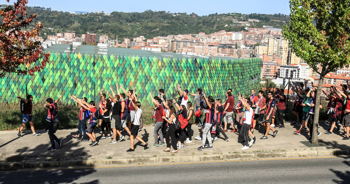 Las fotografías dle partido correspondiente a la cuarta jornada de la Liga Endesa ACB entre los vizcaínos y alaveses