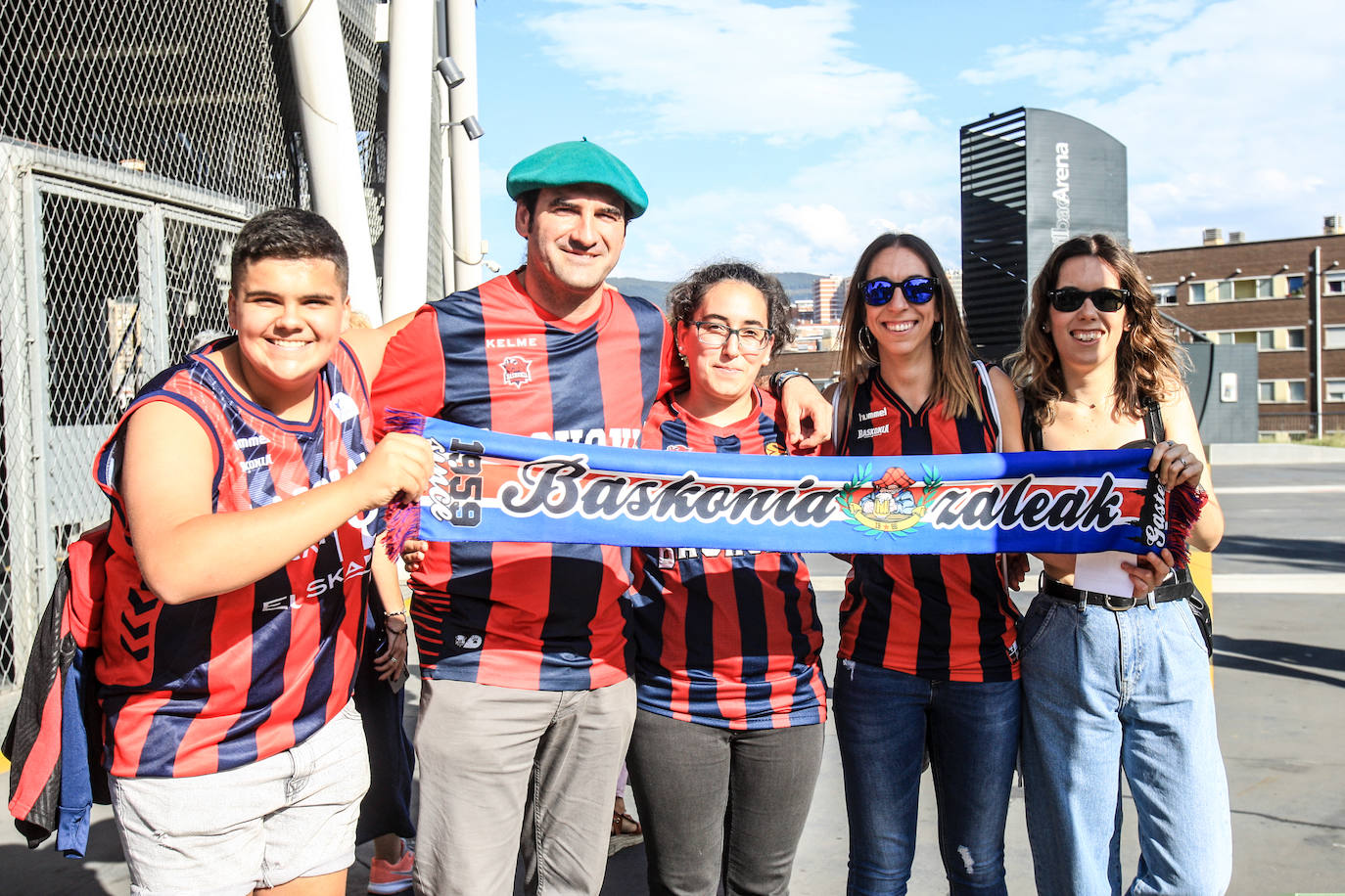 Las fotografías dle partido correspondiente a la cuarta jornada de la Liga Endesa ACB entre los vizcaínos y alaveses