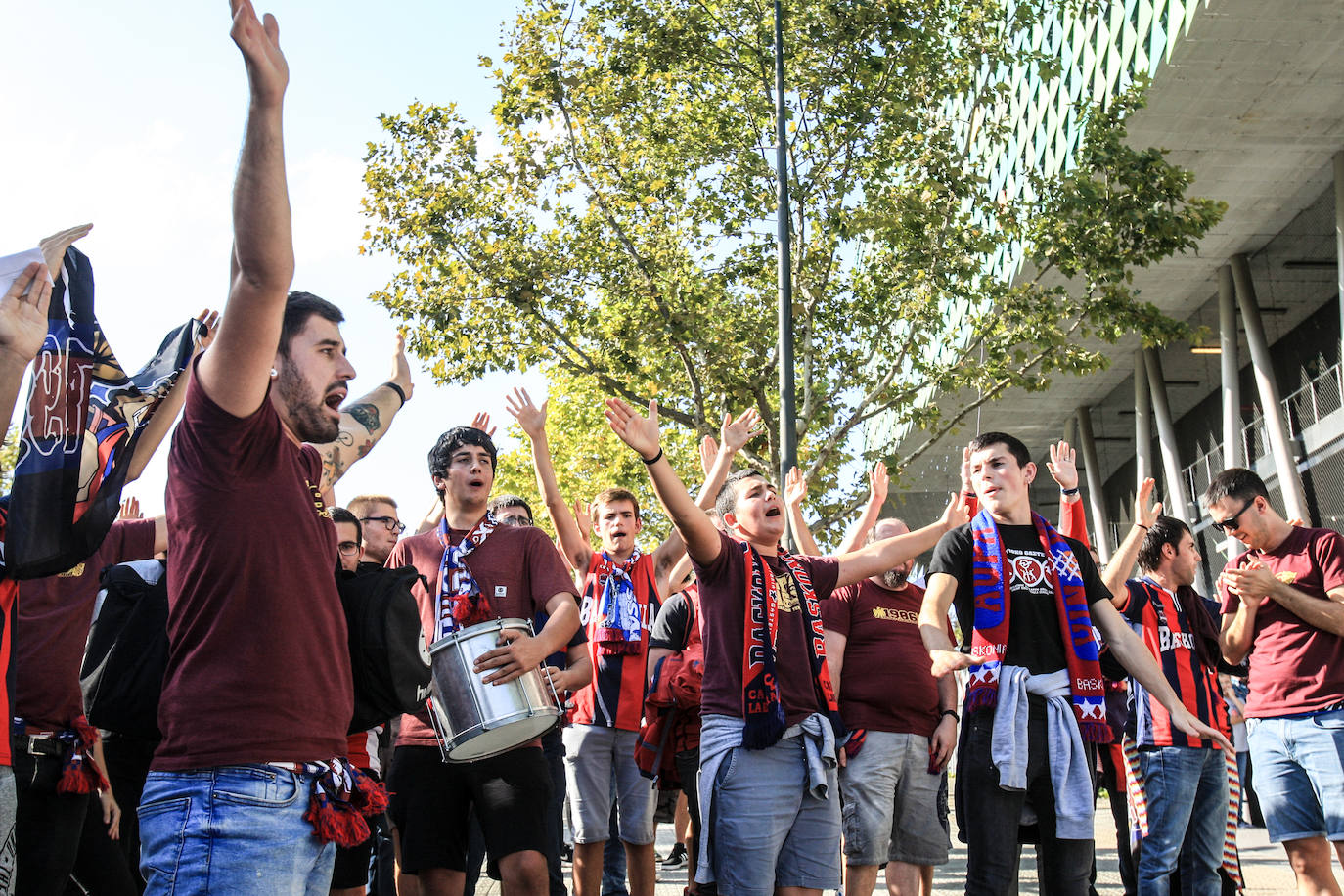 Las fotografías dle partido correspondiente a la cuarta jornada de la Liga Endesa ACB entre los vizcaínos y alaveses