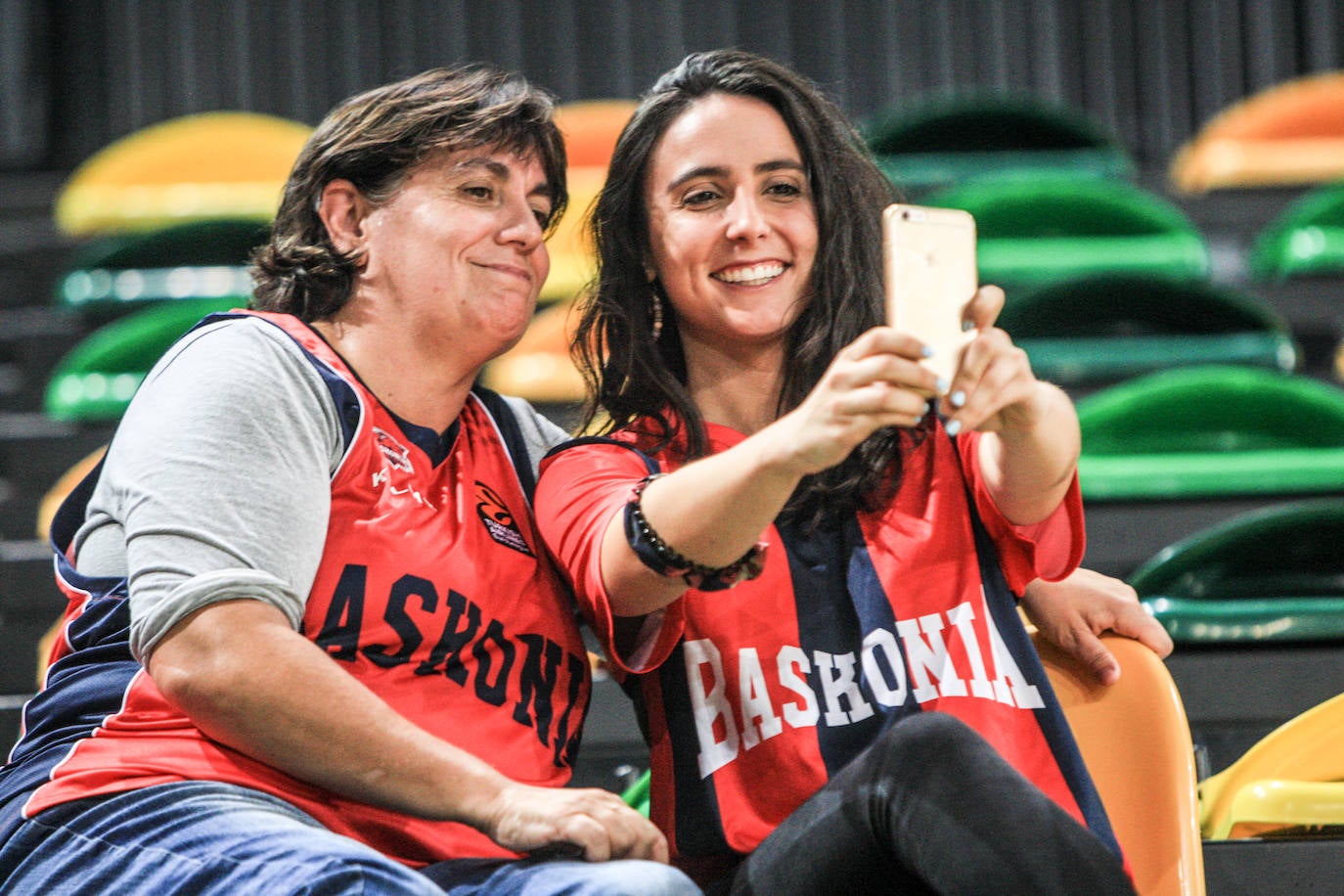 Las fotografías dle partido correspondiente a la cuarta jornada de la Liga Endesa ACB entre los vizcaínos y alaveses