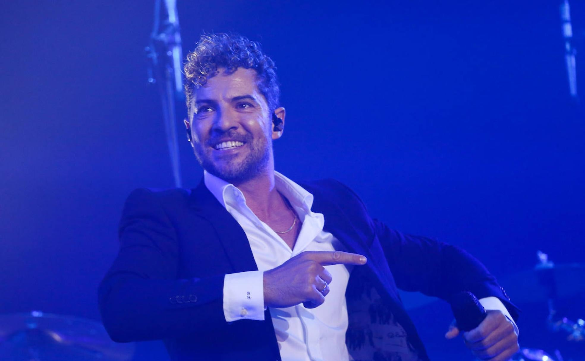 Bisbal durante la actuación del sábado en Miribilla.