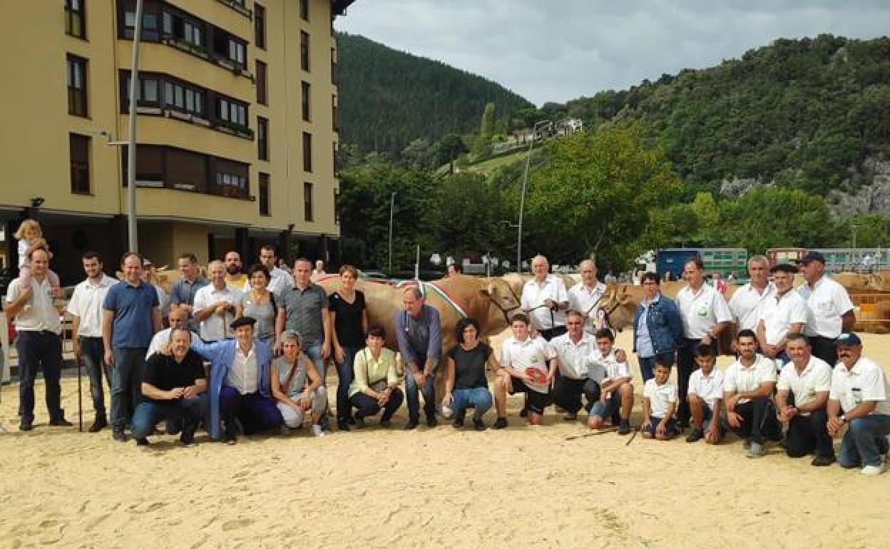 La ganadería Ilaispe de Markina resultó premiada en el campeonato de Euskadi celebrado el sábado en la localidad. 