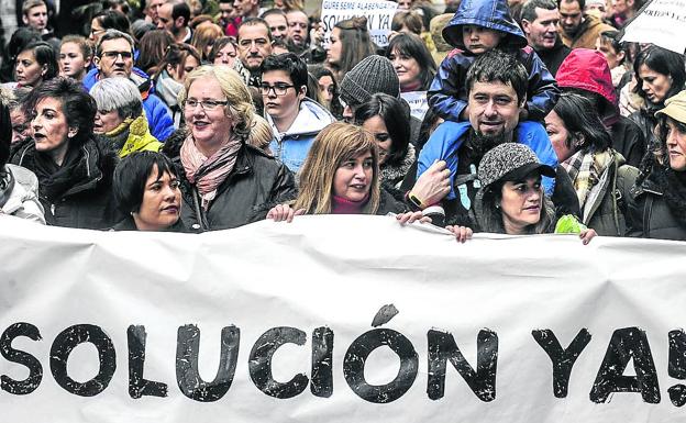 Las familias se han manifestado en varias ocasiones para reclamar el fin del conflicto. 