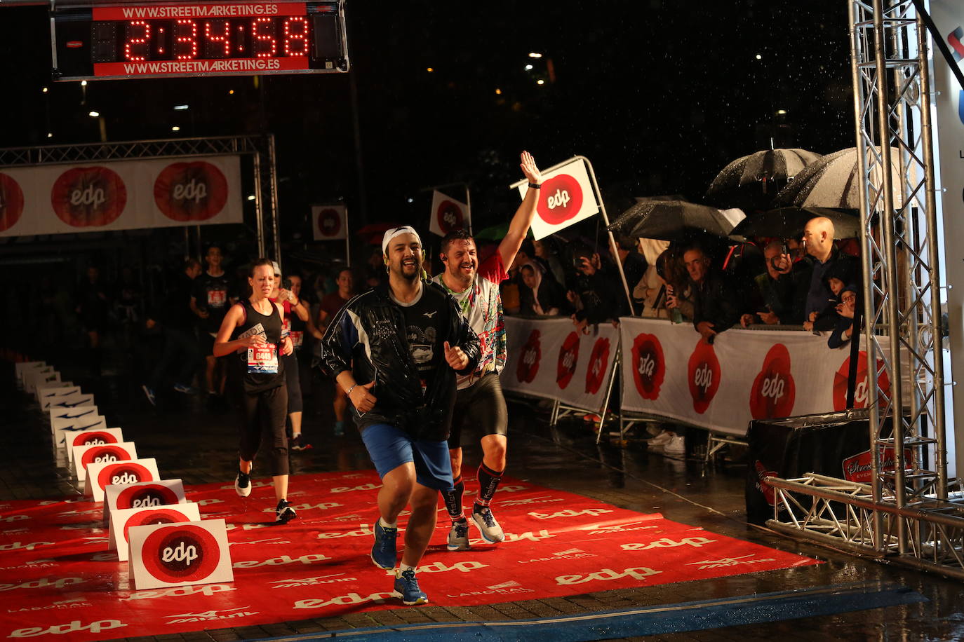 Fotos: Maratón nocturno en Bilbao