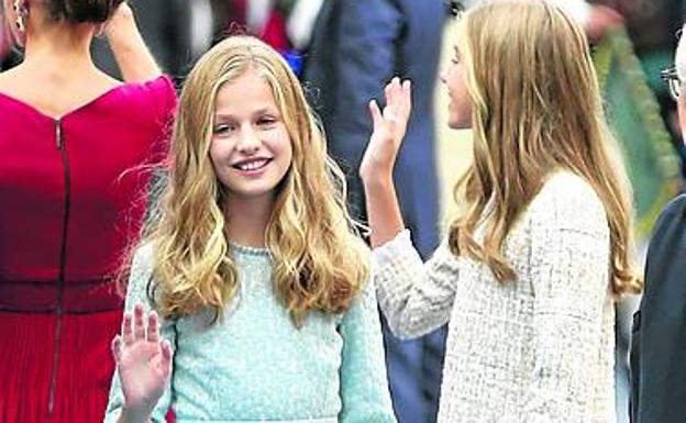 La princesa Leonor, junto a su hermana la infanta Sofía.