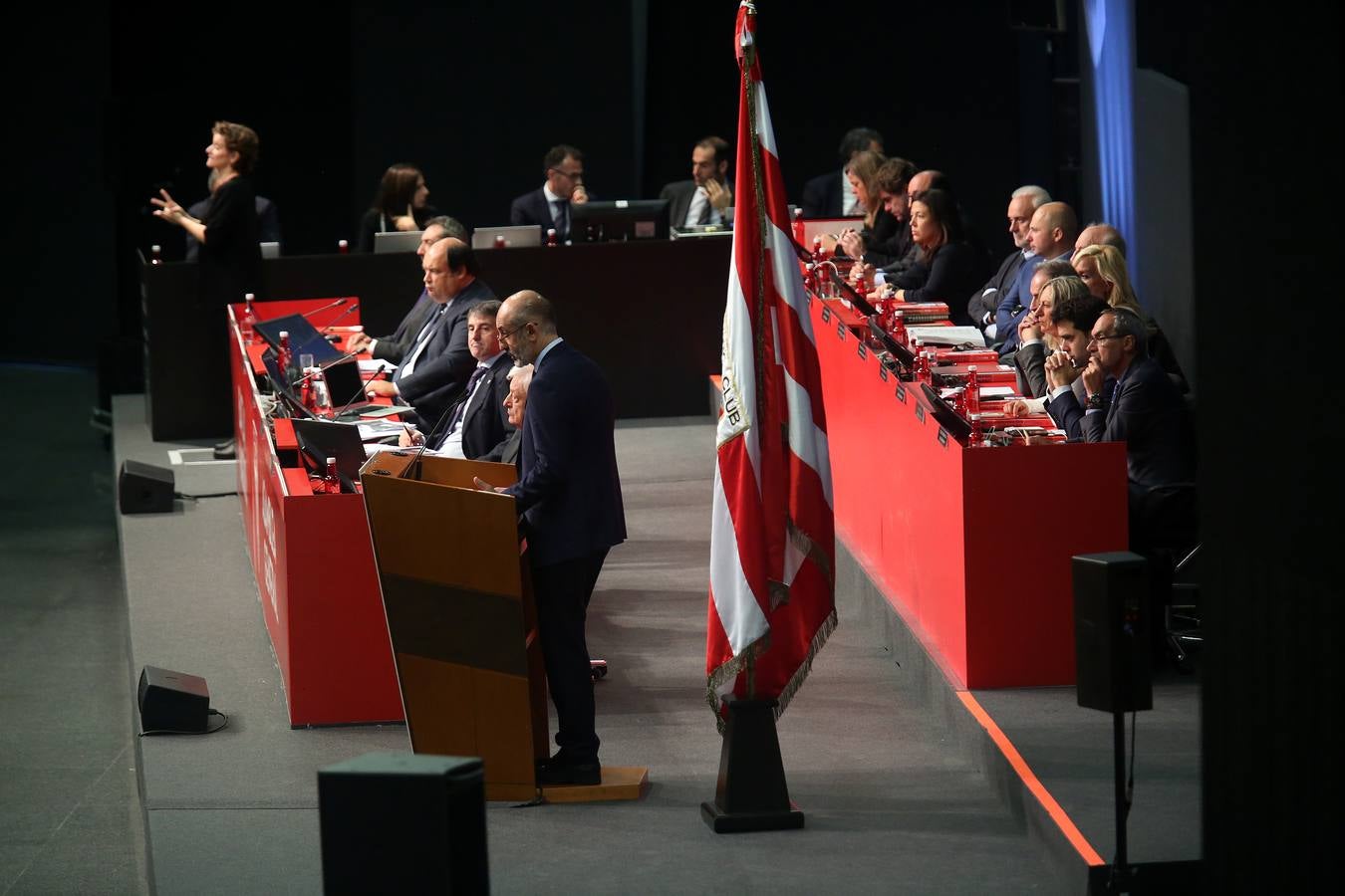 Fotos: Primera asamblea de socios compromisarios de Elizegi como presidente del Athletic