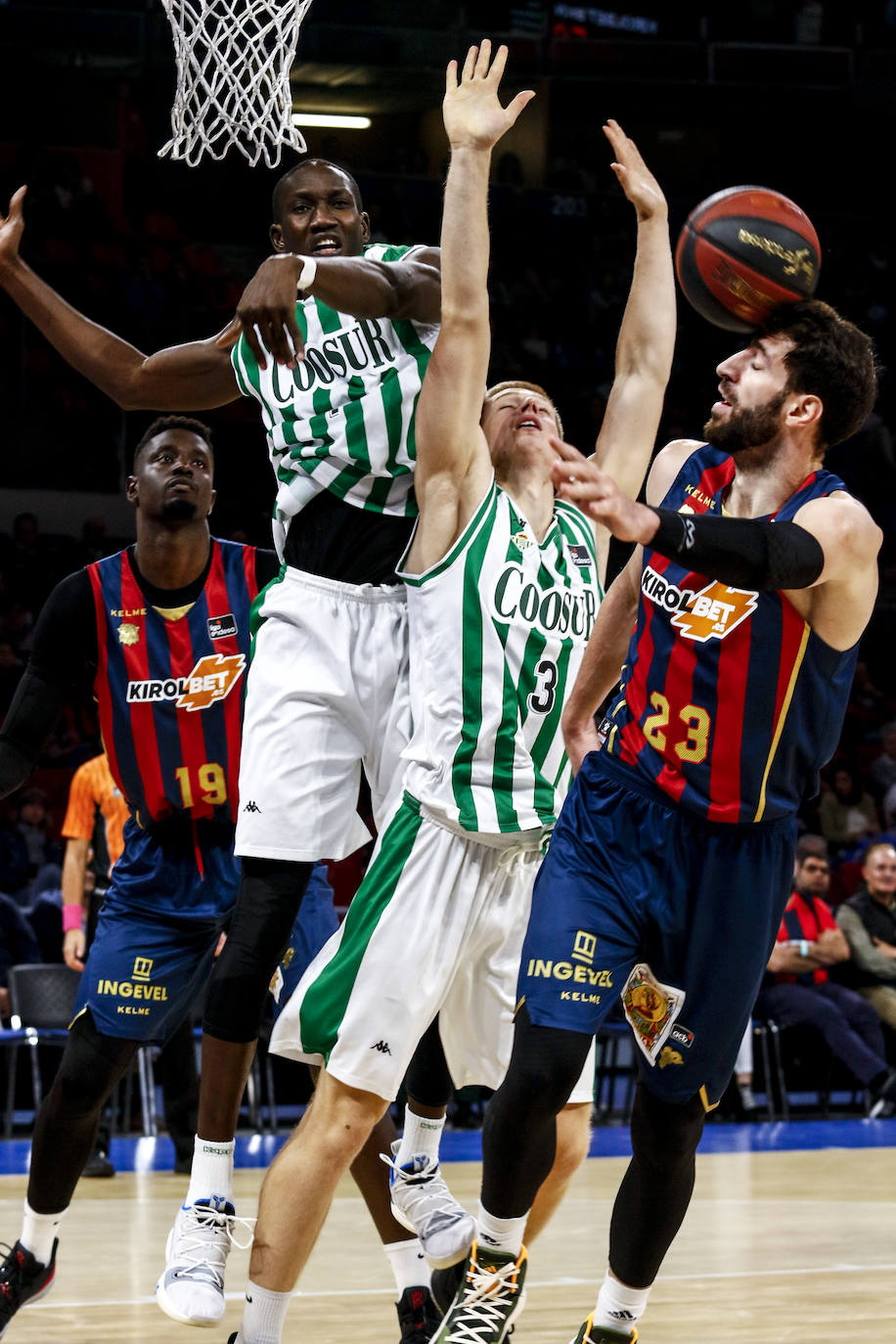 Fotos: El Baskonia - Betis, en imágenes