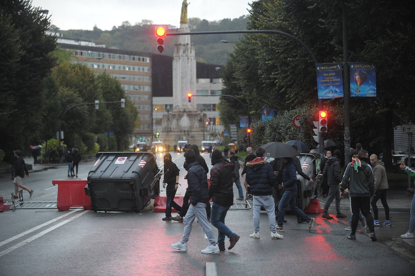 Fotos: Incidentes en Bilbao por una protesta contra el mitin de Vox