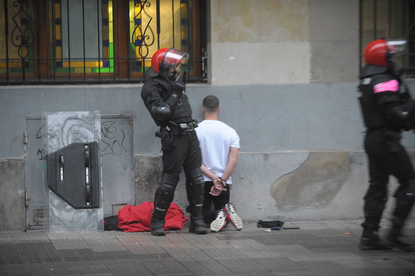 Fotos: Incidentes en Bilbao por una protesta contra el mitin de Vox