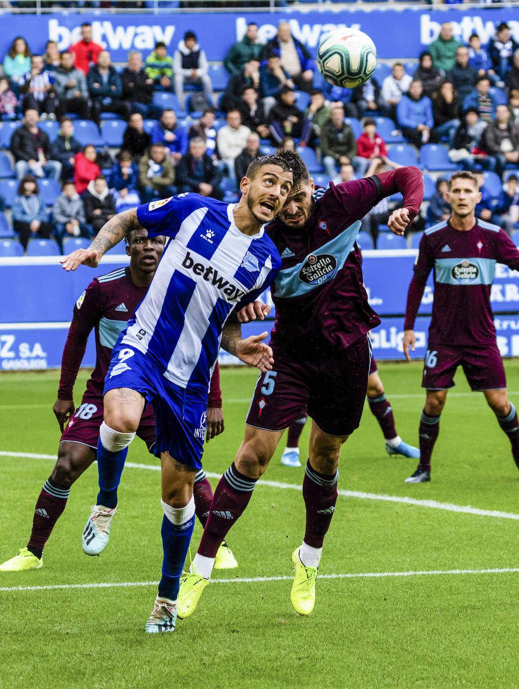 Fotos: Las imágenes del Alavés - Celta