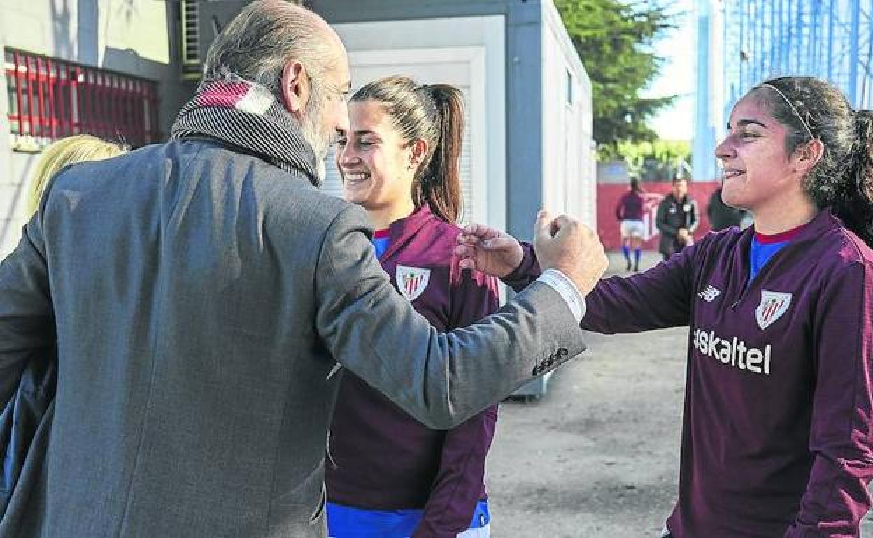 Elizegi resalta el apoyo de Lezama al fútbol femenino