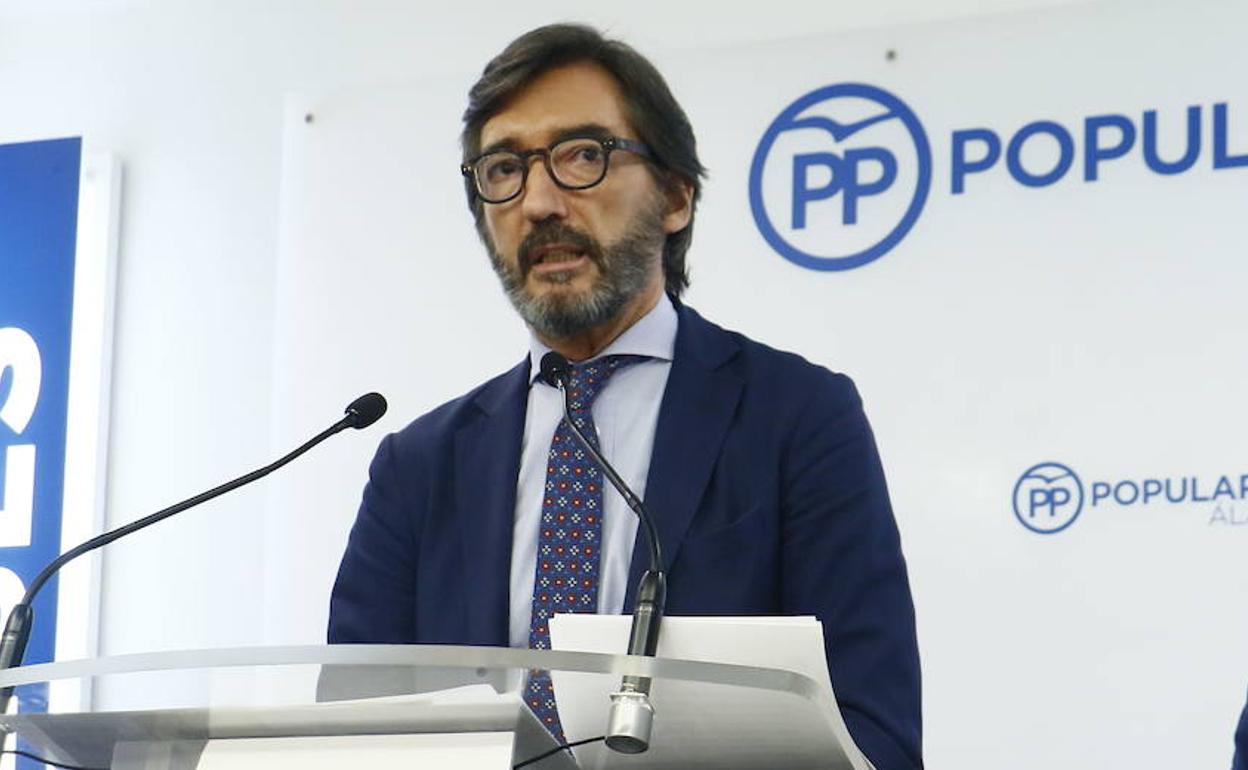 Iñaki Oyarzabal durante una rueda de prensa. 