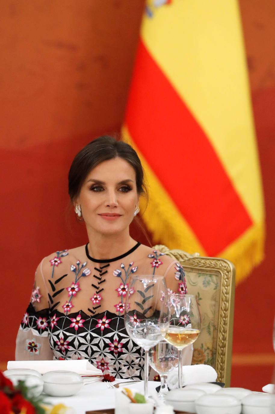 Fotos: Muchas flores y &#039;glamour&#039;: los looks de Letizia en su periplo por Asia