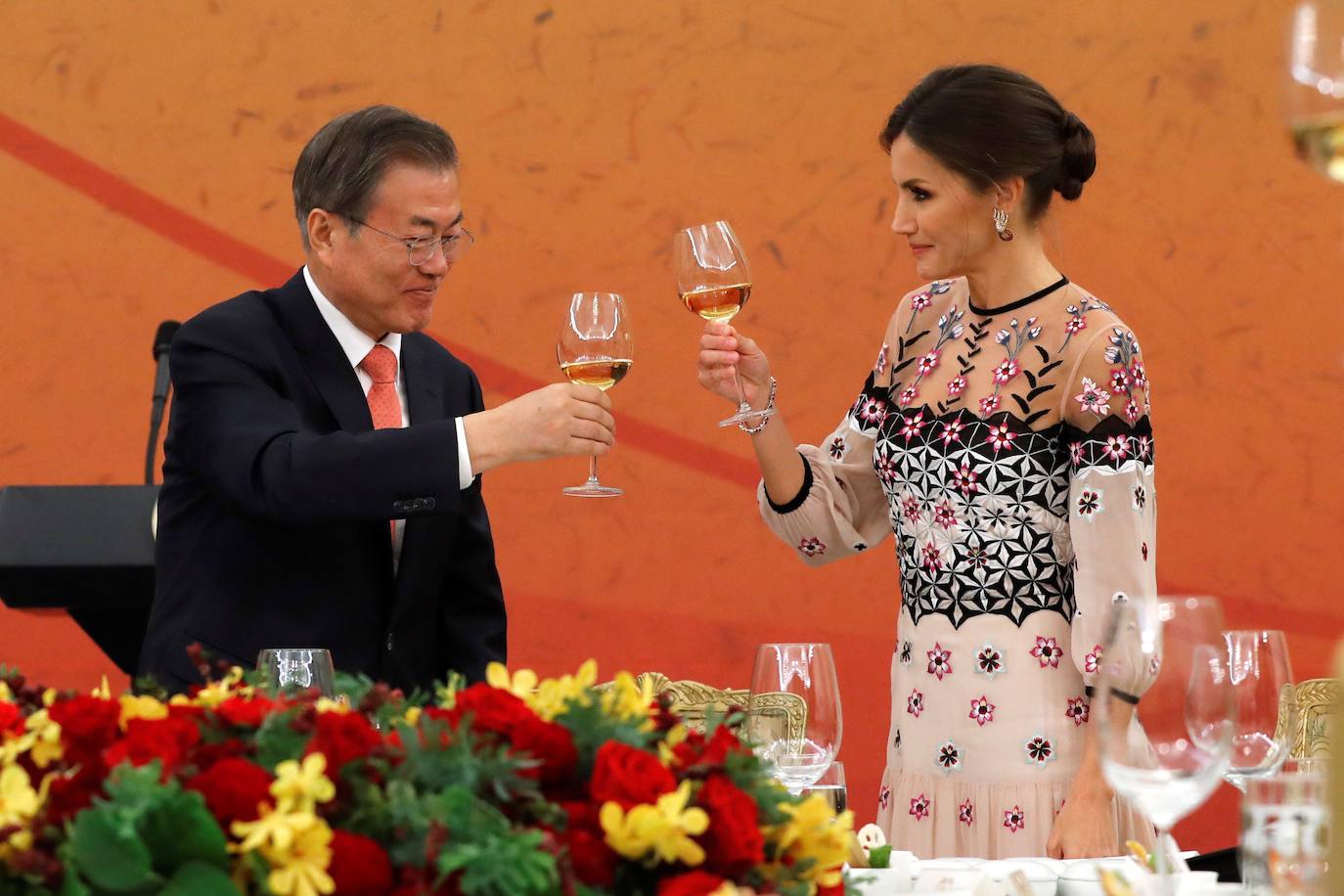 Fotos: Muchas flores y &#039;glamour&#039;: los looks de Letizia en su periplo por Asia