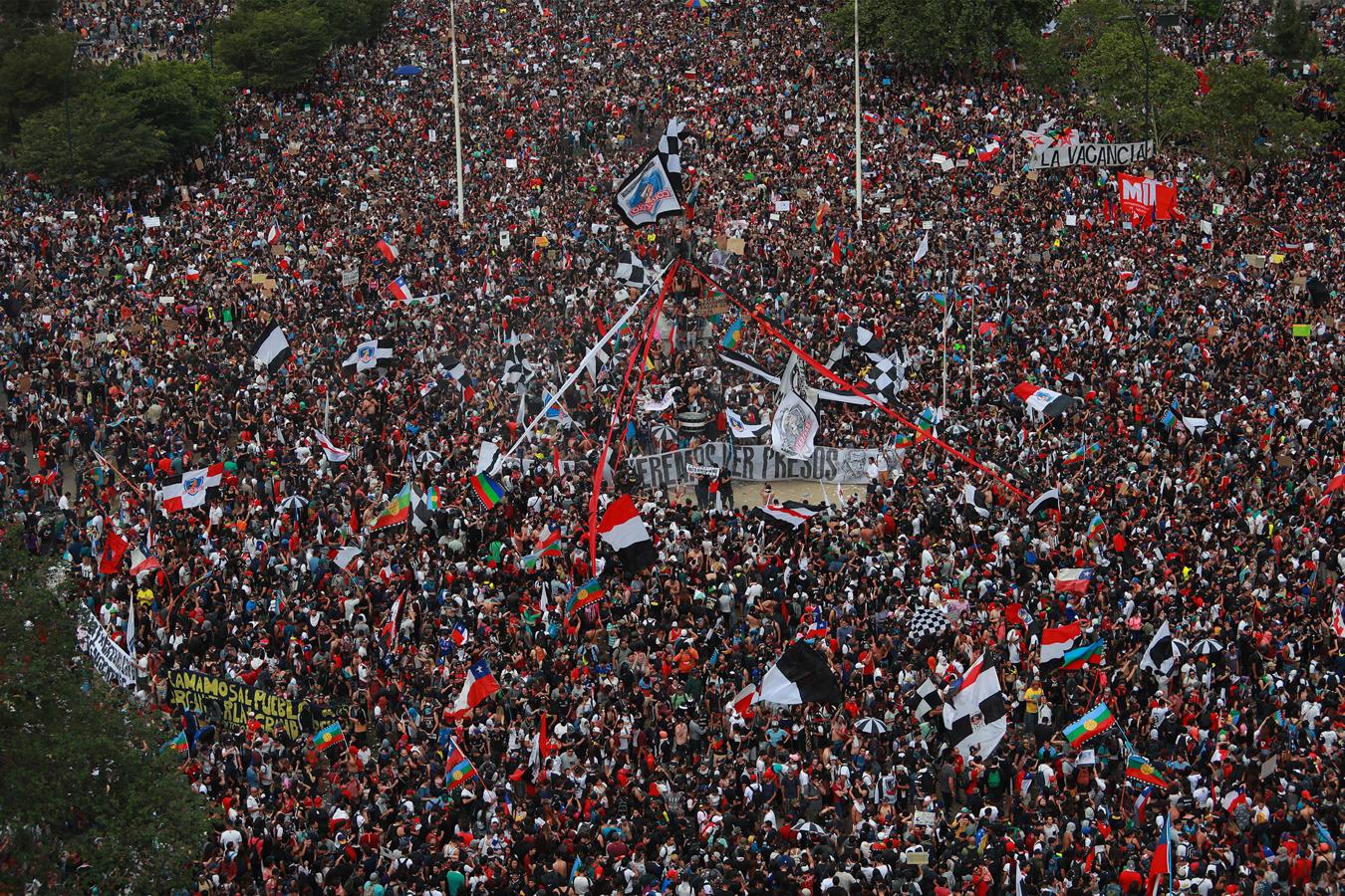 Vista de pájaro de la manifestación en Chile