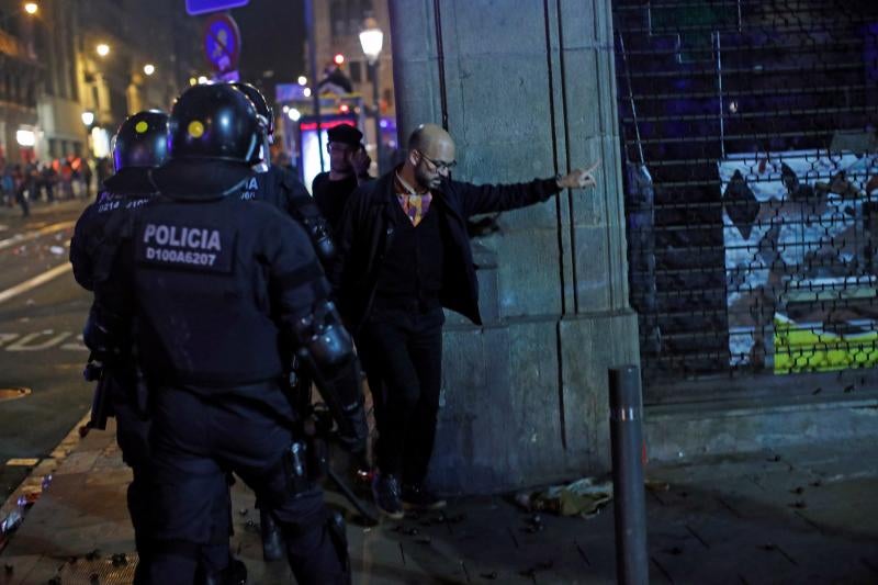 Fotos: La violencia vuelve a las calles de Barcelona