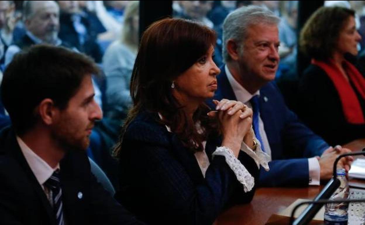 La nueva vicepresidenta Cristina Fernández, ante los tribunales federales de Buenos Aires el pasado mayo.