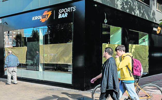 El local de KIrolbet está ubicado en la Avenida de Gasteiz, cerca de la parroquia de San Mateo. Abrirá de forma inminente. 