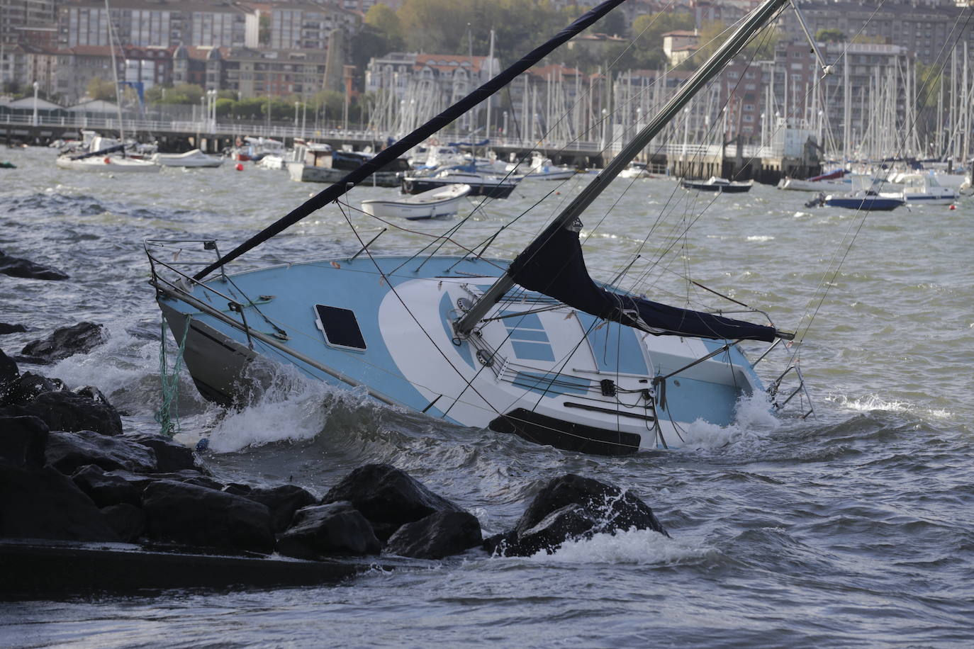 Fotos: Las imágenes del viento en Bizkaia