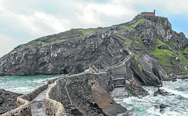 La Diputación prevé un parking con 51 plazas para «calmar» el tráfico en Gaztelugatxe