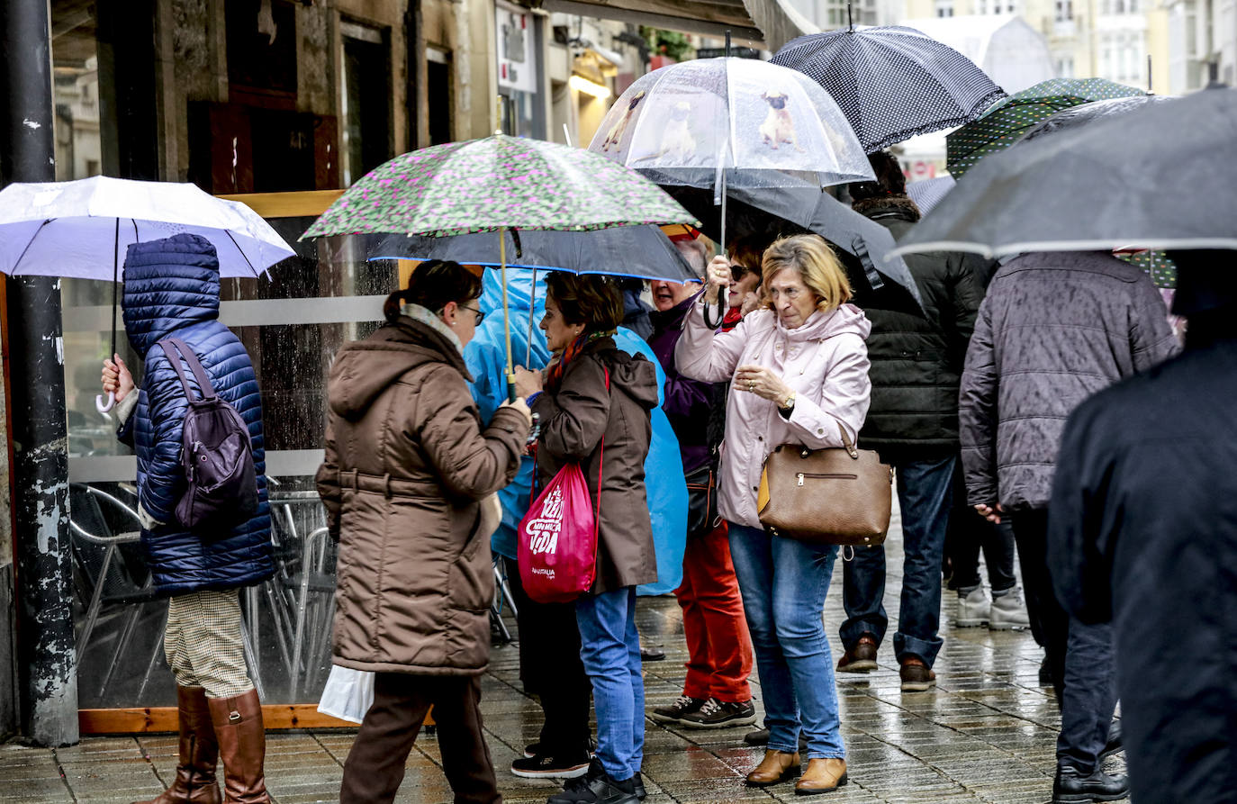 Fotos: Primeras nieves y persistentes lluvias en Álava