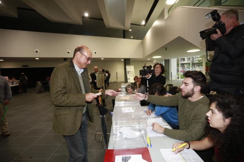 Mikel Legarda (PNV) ha sido el cabeza de lista por Álava más madrugador.