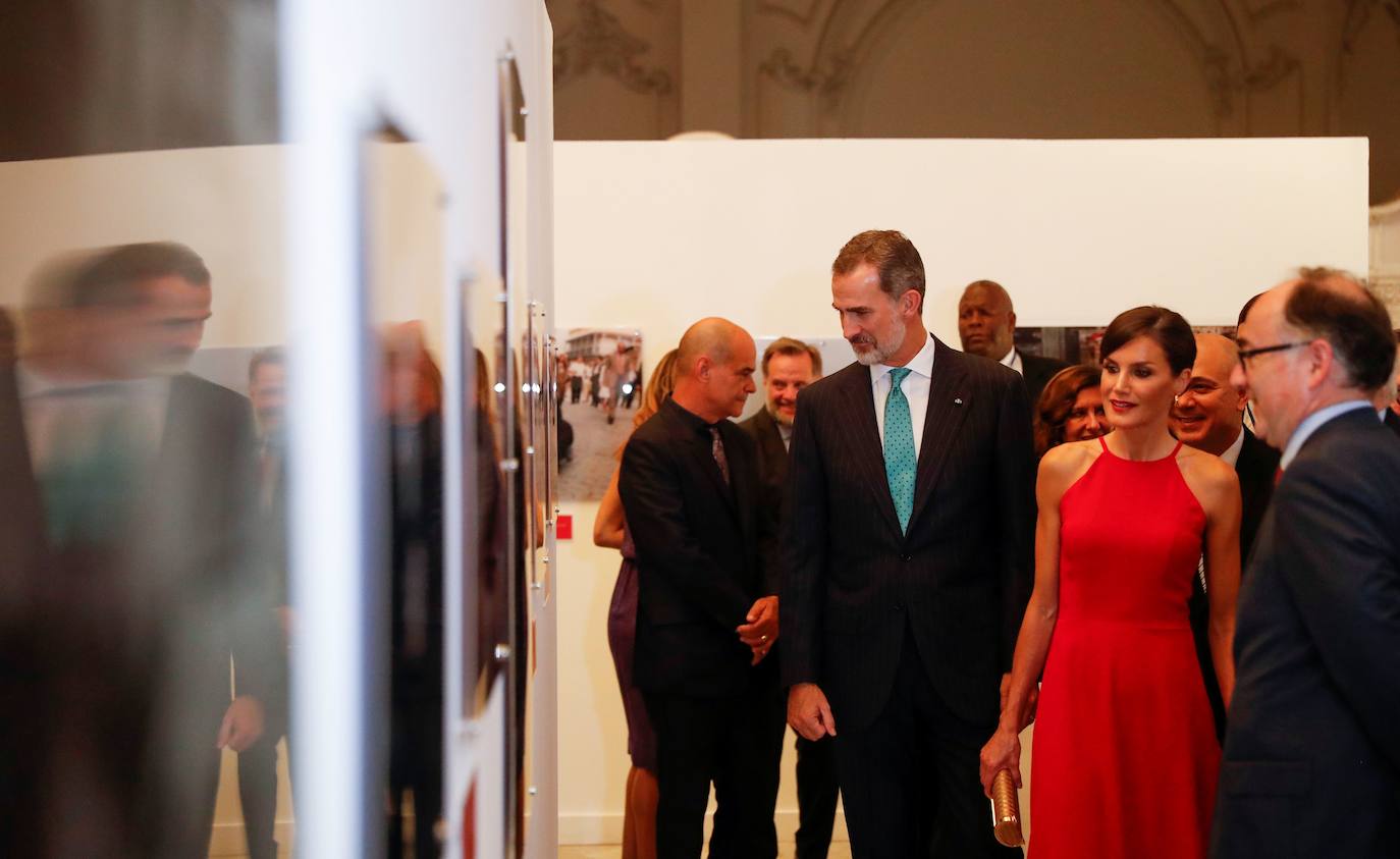 Fotos: El vestido rojo de la Reina Letizia en Cuba que podrás copiar en versión low cost y rebajado