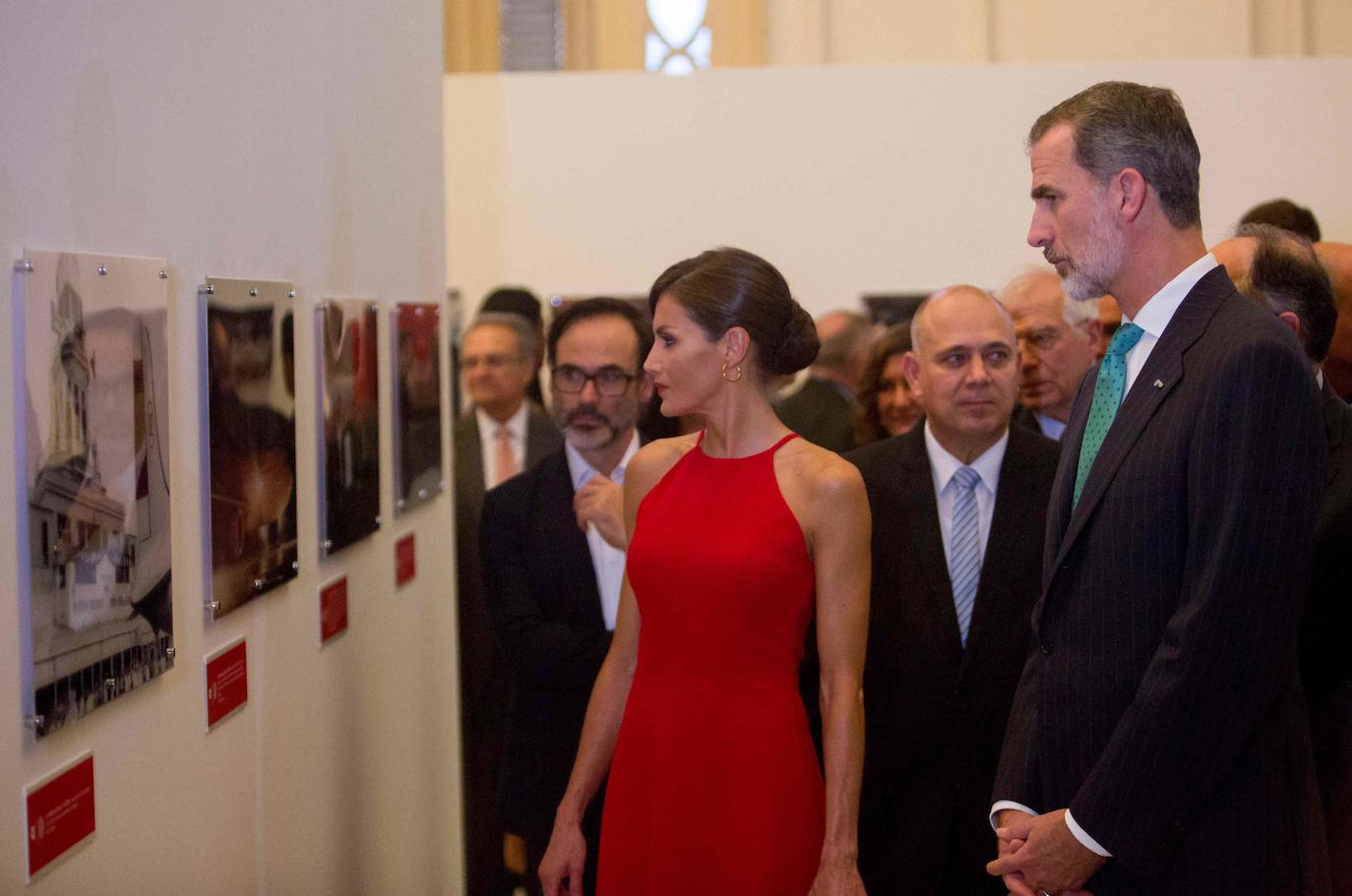 Fotos: El vestido rojo de la Reina Letizia en Cuba que podrás copiar en versión low cost y rebajado