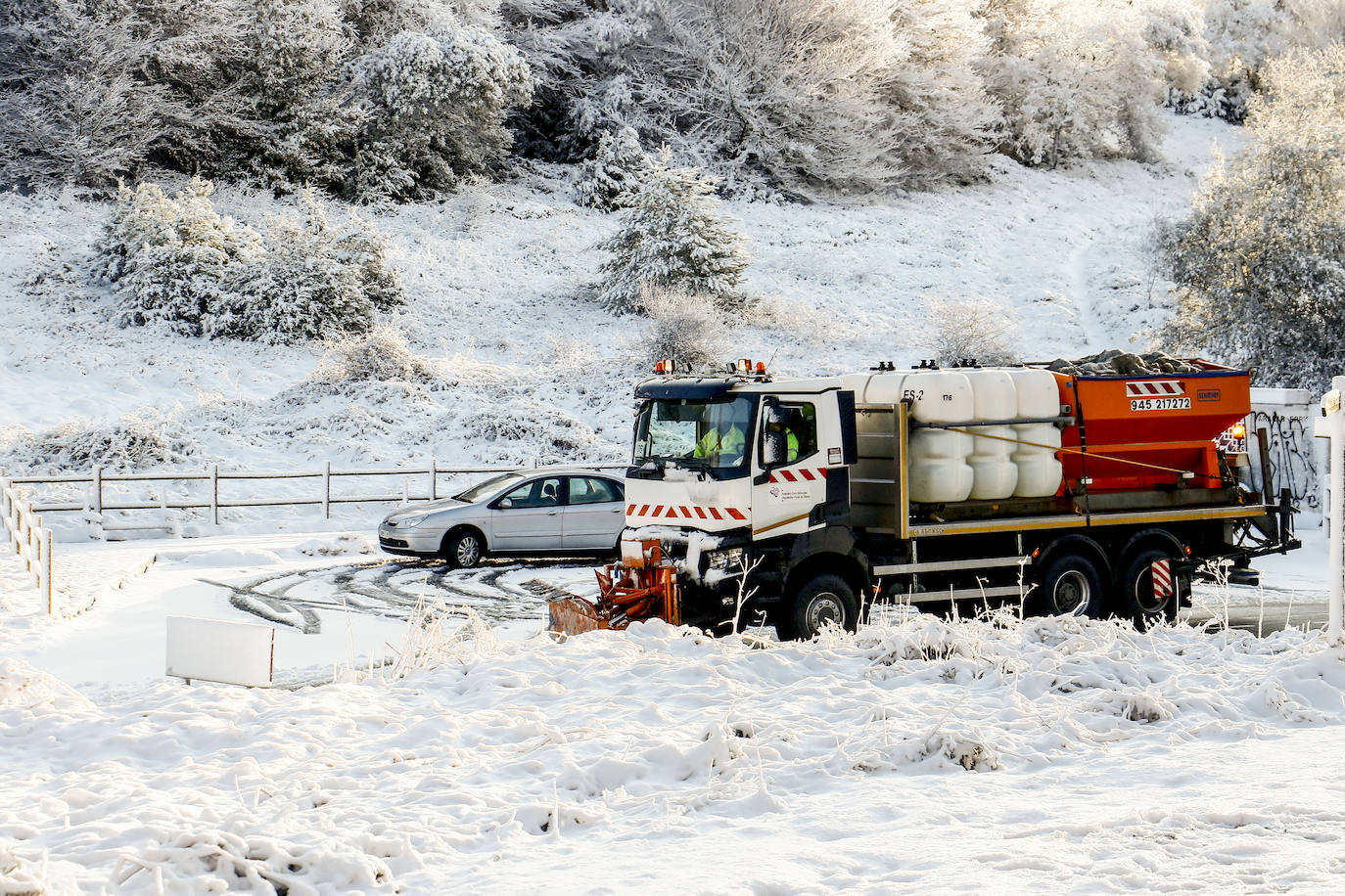 Fotos: Estampas que deja hoy la nieve en Herrera