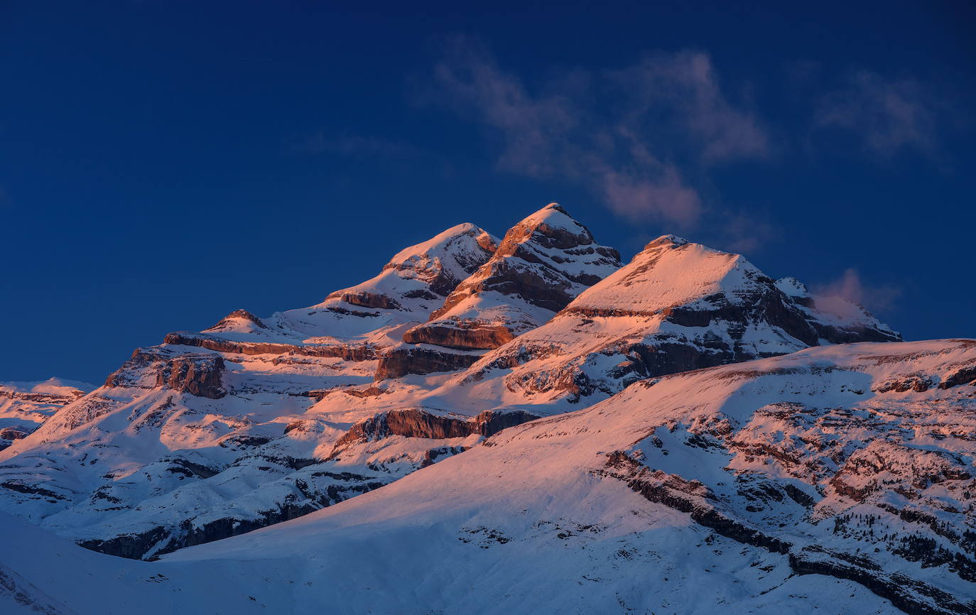 Las tres Sorores: de izquierda a derecha, el Cilindro, Monte Perdido y el Añisclo.