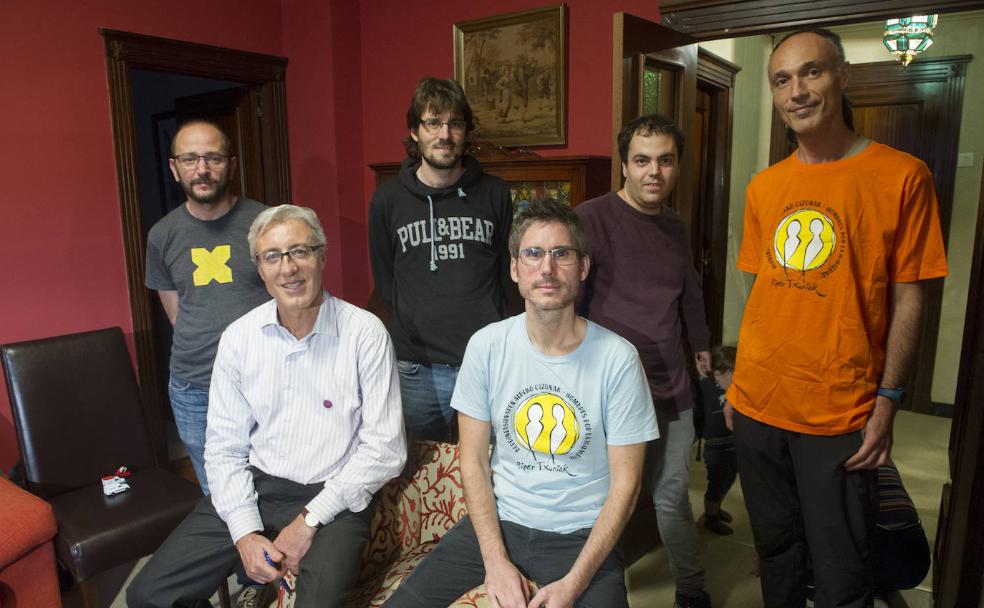 De izquierda a derecha Víctor Álvarez, Rafa Pérez, Pablo Sal Ruiz, Iker Zirion, Jorge Oliva y Juan Manuel Feito Gutiérrez. 