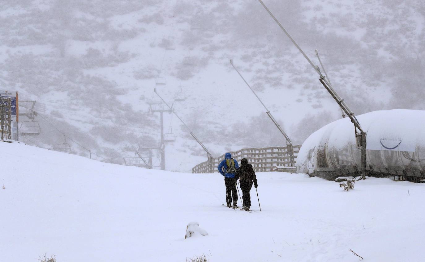 Fotos: Los Picos de Europa, de blanco