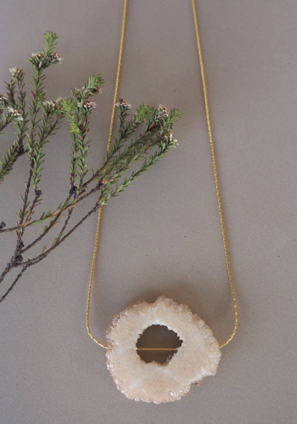 Fotos: De nombre andaluz y esencia bilbaína: la firma de Rodríguez Arias que se abre paso en la moda