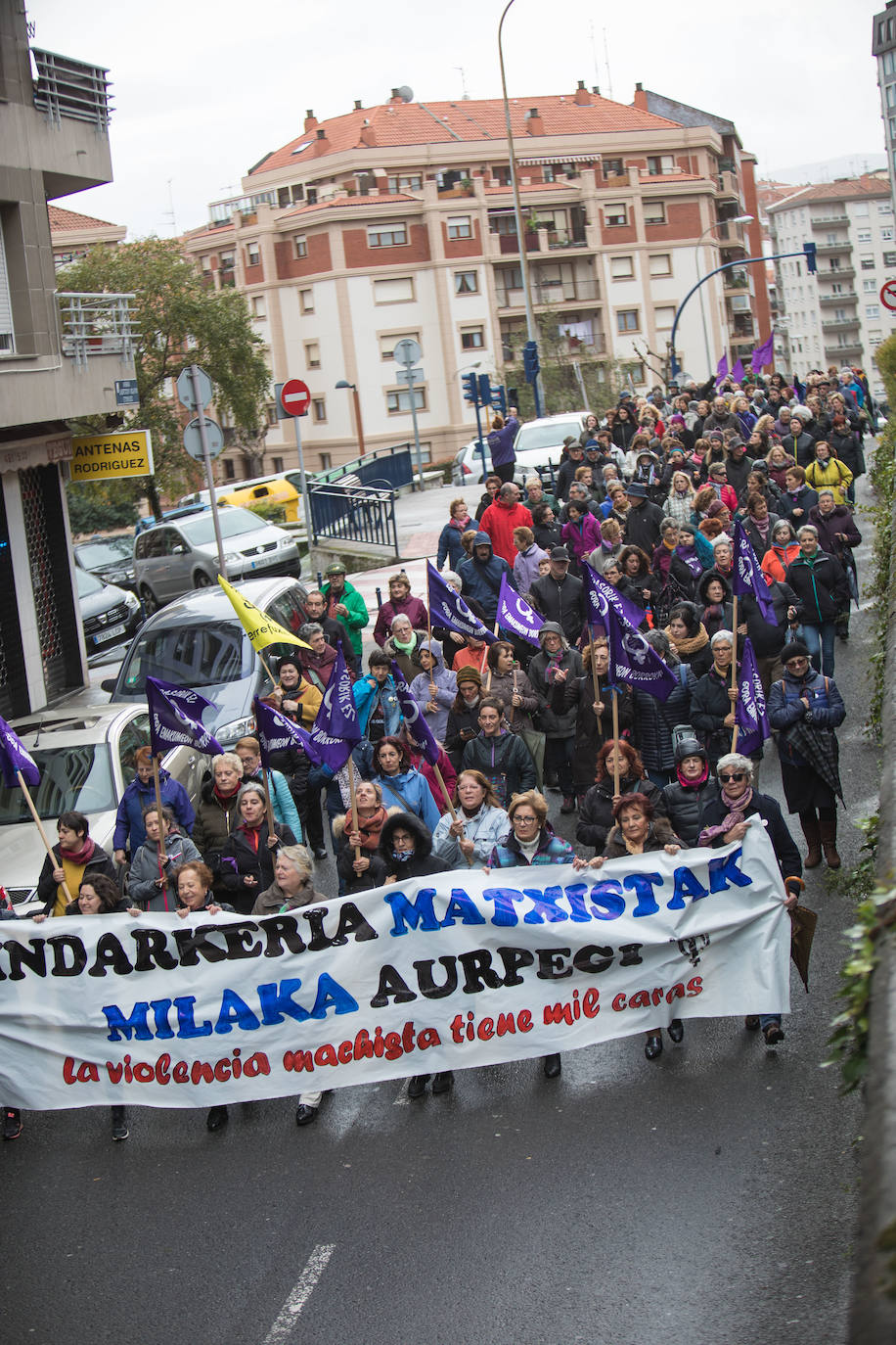 Fotos: Así ha sido la marcha contra la violencia machista realizada entre Sestao y Santurtzi