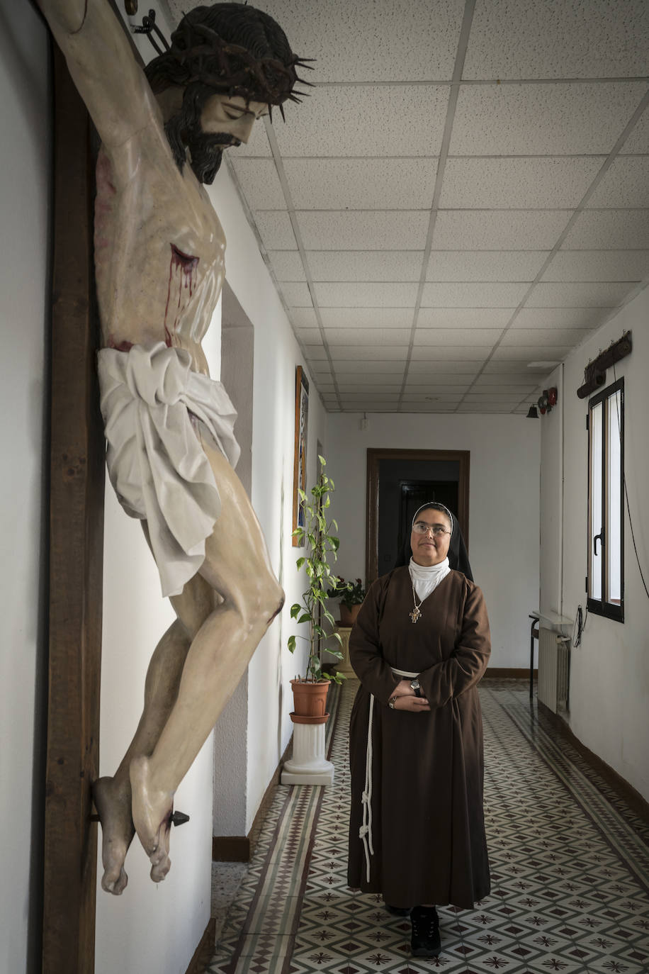 Fotos: Las monjas de clausura de Basurto se aplican con la repostería para sobrevivir