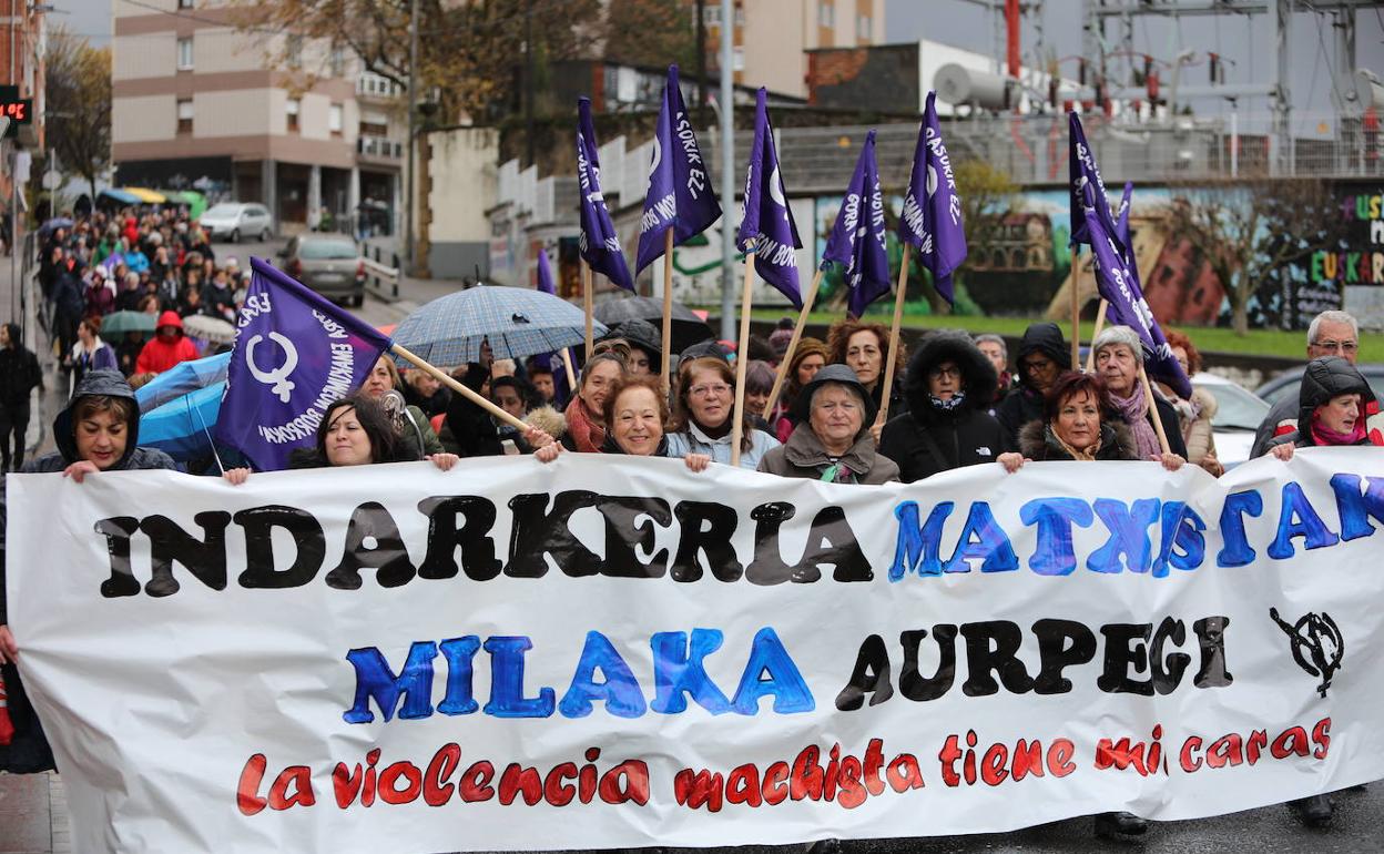 Imagen de la marcha a su paso por Sestao.