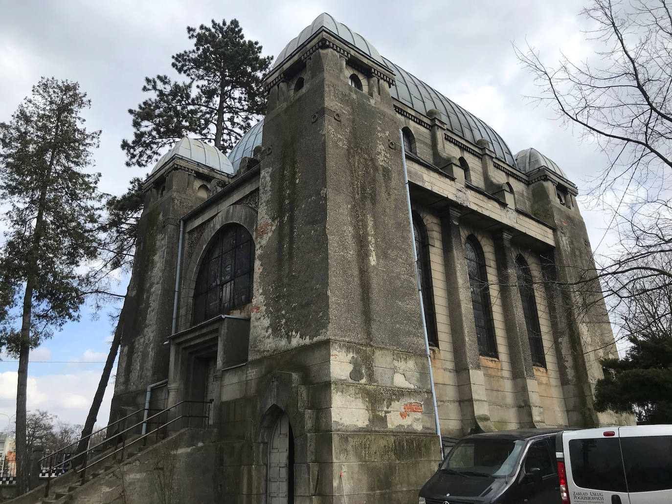 Capilla Kindler, cementerio evangélico de Pabianice (Voivodato de Łódź, Polonia). «Los fondos ayudarán a la reapertura de la capilla como edificio cultural para dar acceso a la comunidad con oportunidades interesantes». 