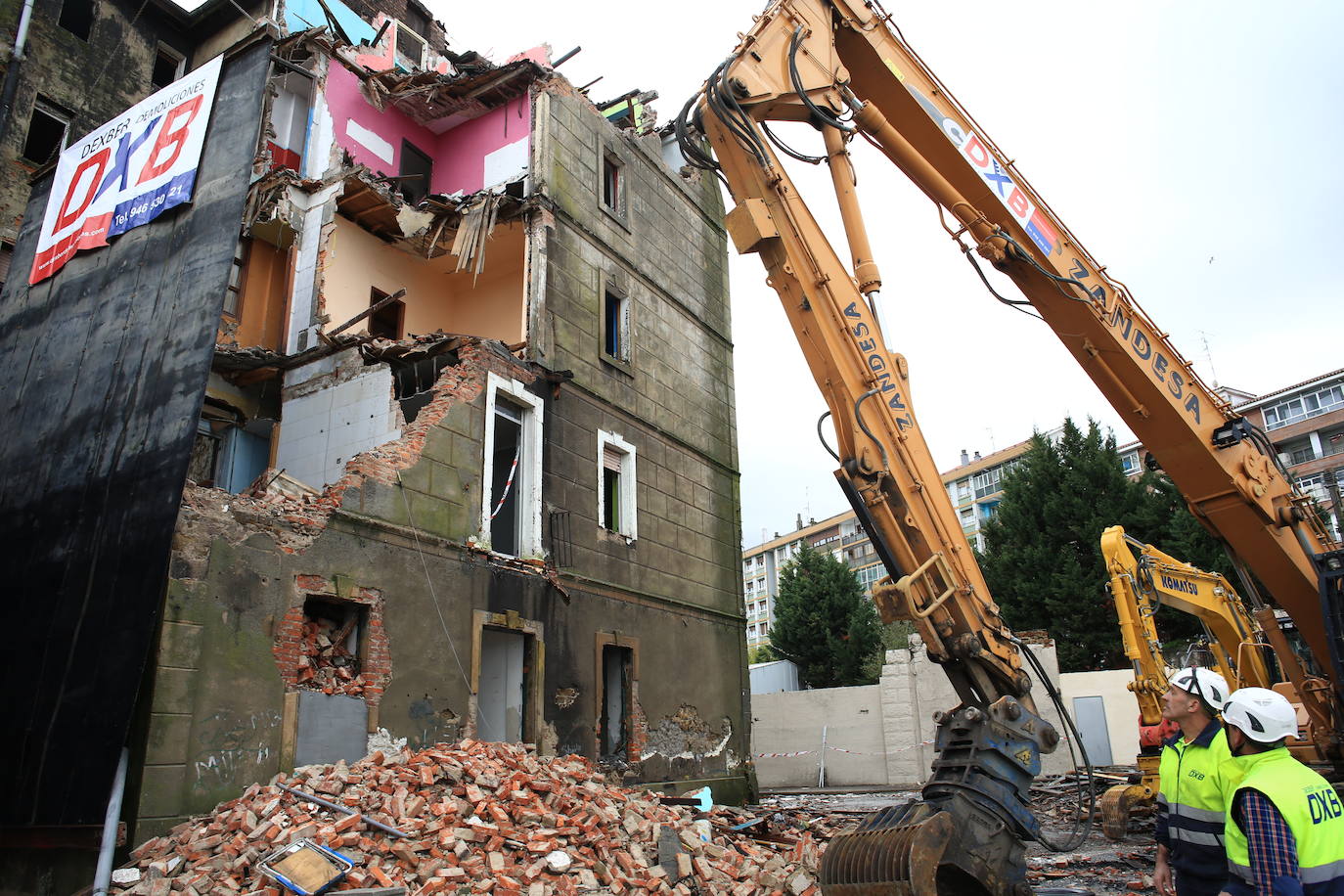Fotos: Así esta siendo el derribo de las últimas infraviviendas de La Landa, en Zorroza