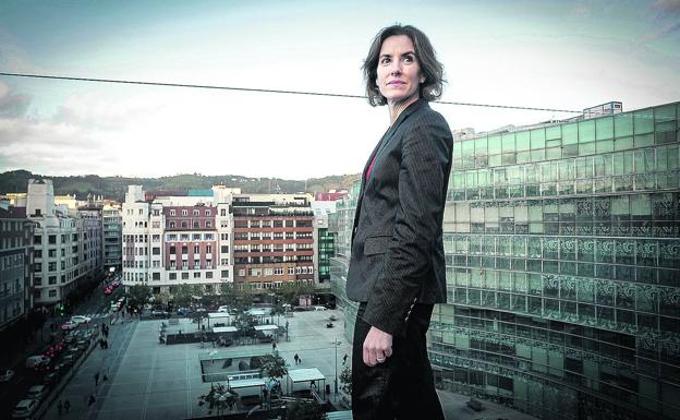 Sonia Pérez, desde la terraza panorámica que corona el Azkuna Zentroa. 