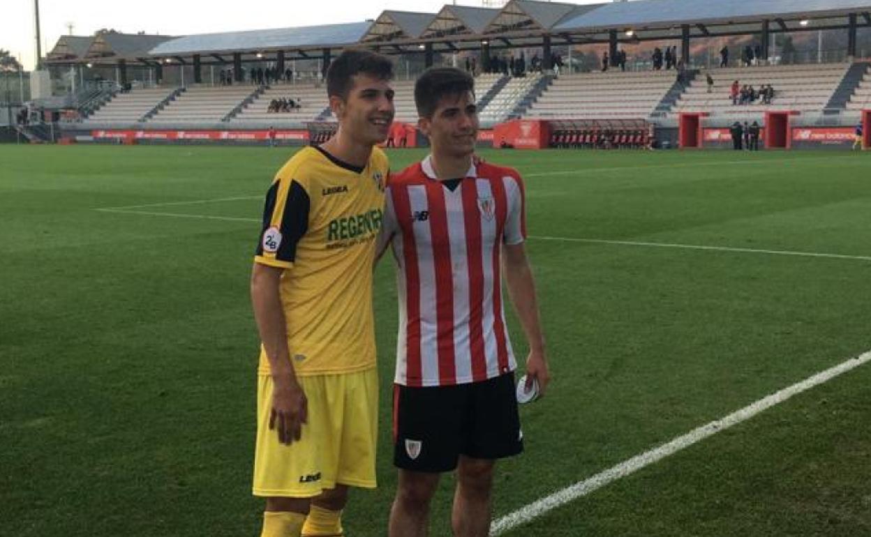 Javier Areso, extremo del Izarra: «Por condiciones, veo a mi hermano Jesús en Primera»