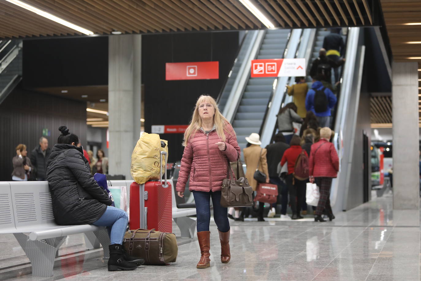 Fotos: Normalidad en la segunda jornada de la nueva estación de autobuses de Bilbao