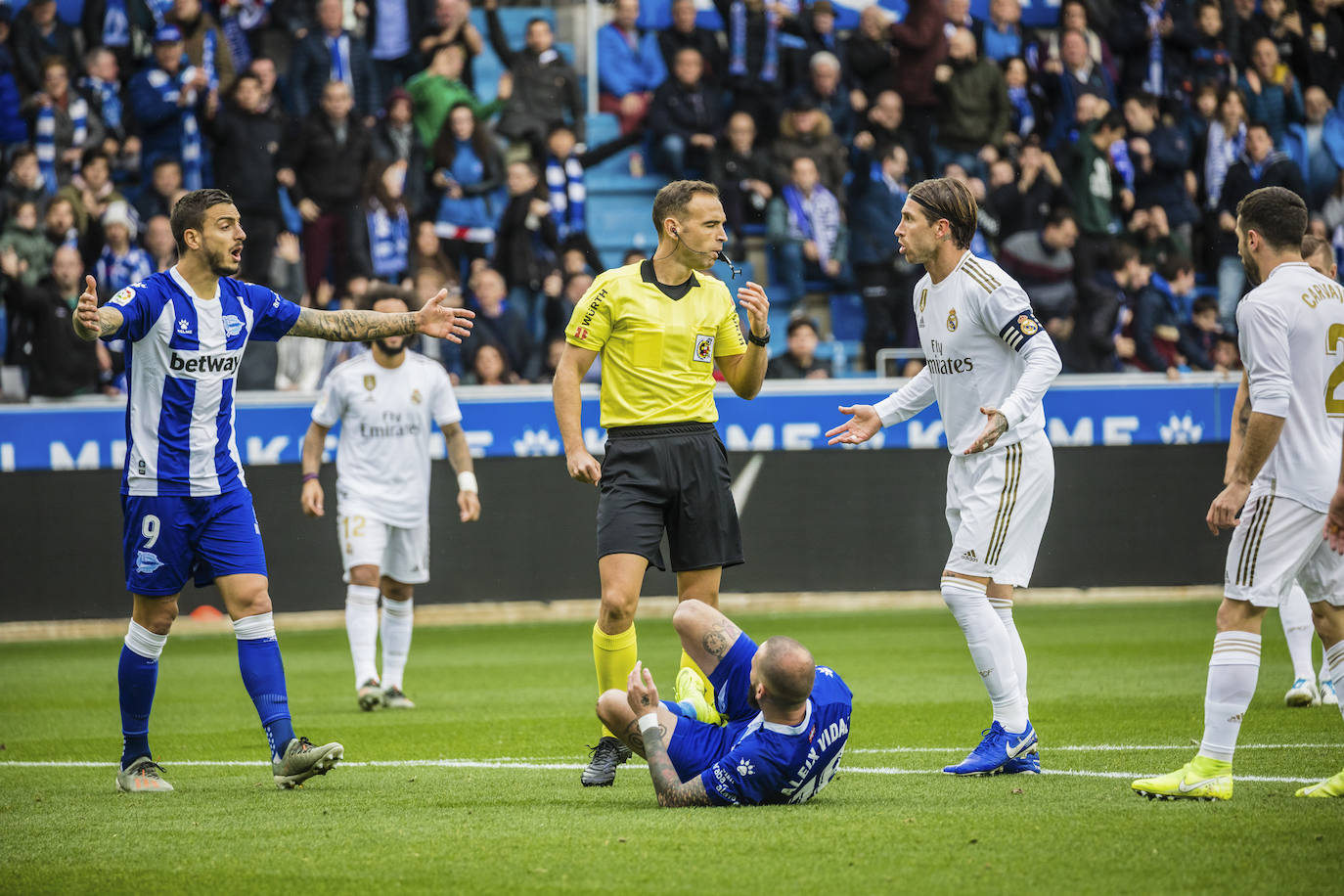 Fotos: Las mejores imágenes del Alavés-Real Madrid